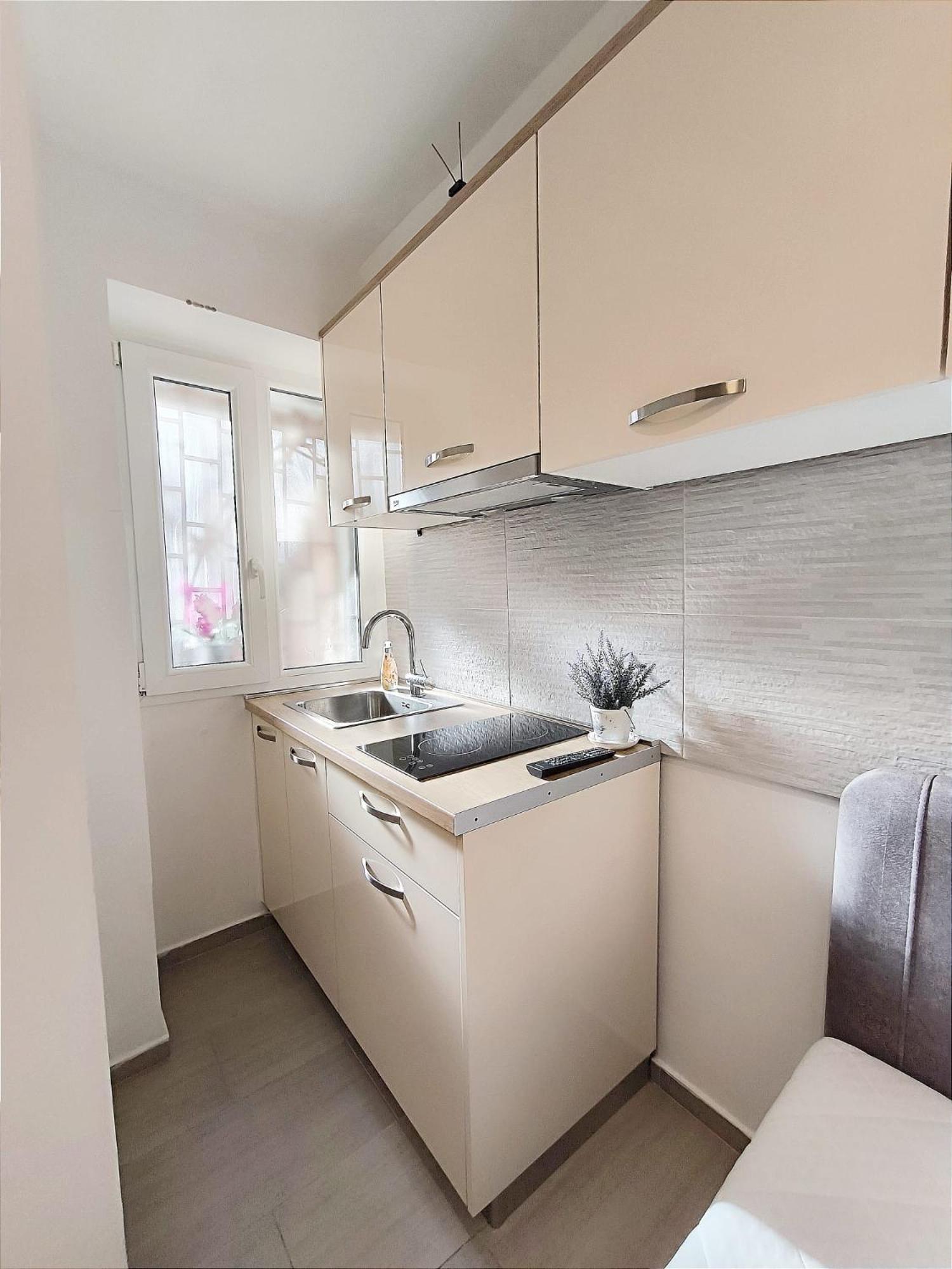 Central Apartment & Room Niko Split Bagian luar foto